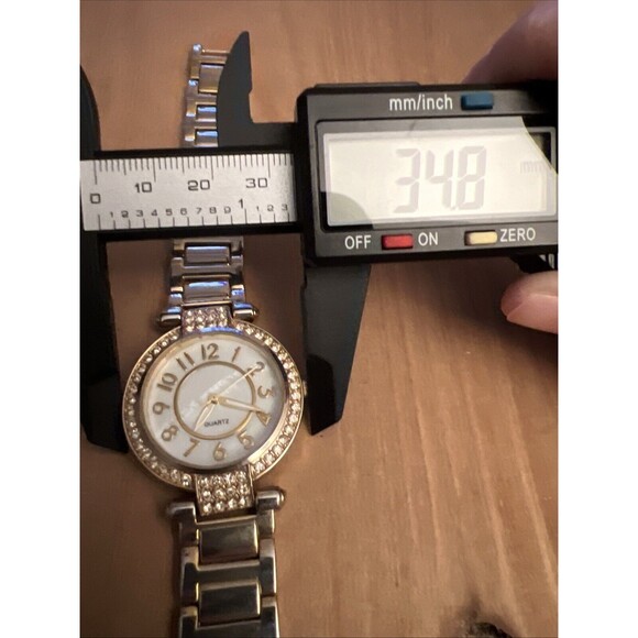 Generic Mother Of Pearl Gold Tone Ladies Watch New Battery - Picture 4 of 9